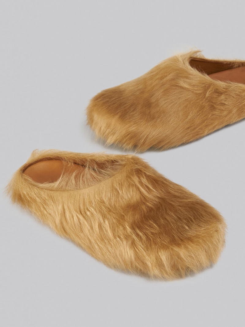 Marni Long Hair Calfskin Fussbett Sabot Beige | MXEAH40169